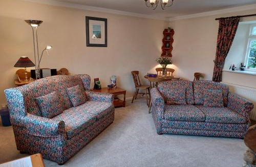 Bruton House | Magpie Cottage