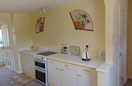 North Brewham Cottage | MAGPIE COTTAGE, pet friendly, with a garden in South Brewham