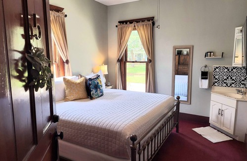 Mineral Wells Bed & Breakfast | Magpie Inn