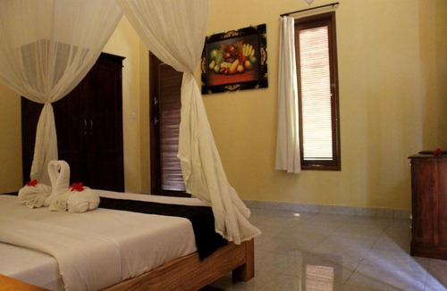 Sidemen House | Maha Neka Villa