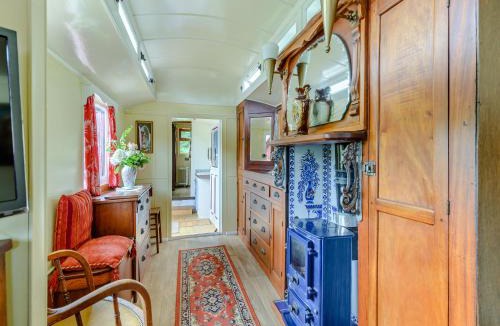 Thistley Green House | Mahalia