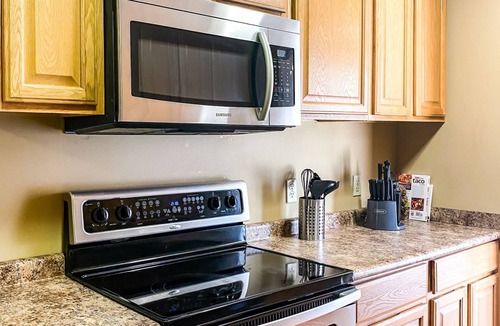 Madison House | Mahan Pool House | Relaxing, Private Group Getaway