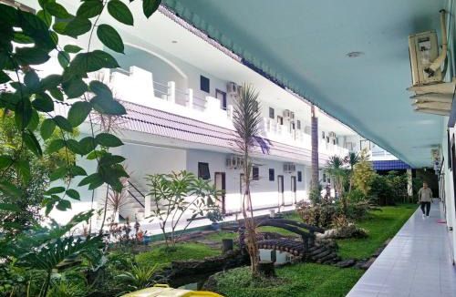 Genteng Hotel | Mahkota Hotel
