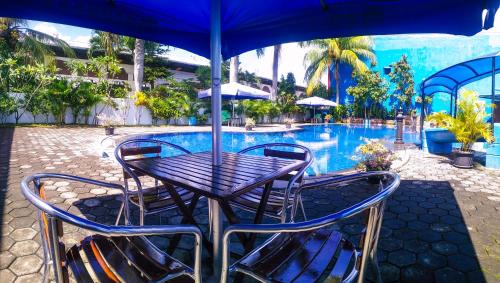 Genteng Hotel | Mahkota Hotel