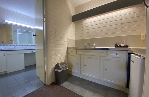 Warrnambool Hotel | Mahogany Motel