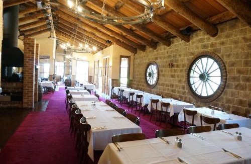 Cranbourne Hotel | Mahogany Park