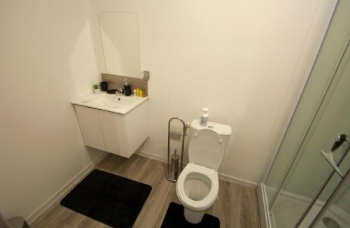 Saint-Quentin Apartment | MAHORA - CHARMANT Studio HOME STAGING AU CENTRE-VILLE