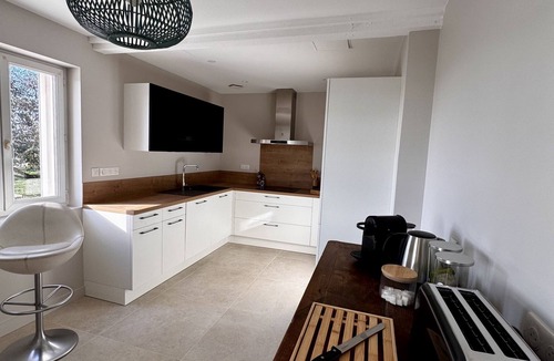 Saint-Sulpice-de-Faleyrens Villa | Maison Blanche 3 CH 3SDB 1 sofa bed View