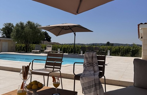 Saint-Sulpice-de-Faleyrens Villa | Maison Blanche 3 CH 3SDB 1 sofa bed View