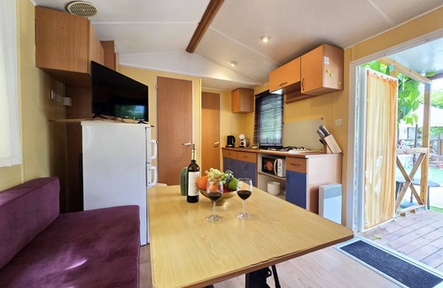 Canet de Mar Ski Chalet | Maia: Family bungalow