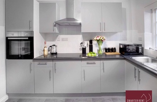 Maidenhead House | Maidenhead - Private Courtyard, 3Bed