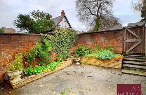 Maidenhead House | Maidenhead - Private Courtyard, 3Bed