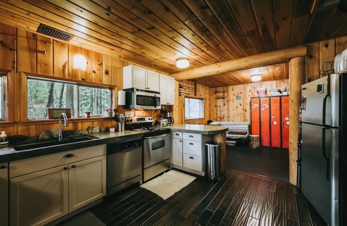 Index Cabin | Main · Amos Cabin - Iconic Riverfront Cabin