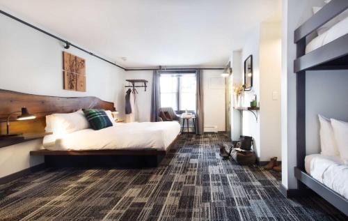 Ludlow Hotel | Main and Mountain