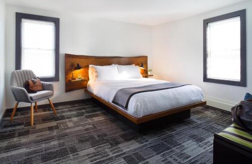 Ludlow Hotel | Main and Mountain