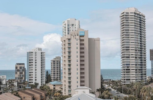 Main Beach Apartment | Main Beach Apartment at The Meriton
