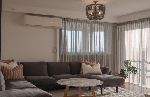 Main Beach Apartment | Main Beach Apartment at The Meriton