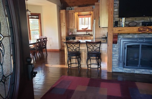 Iuka Cabin | Main Cabin