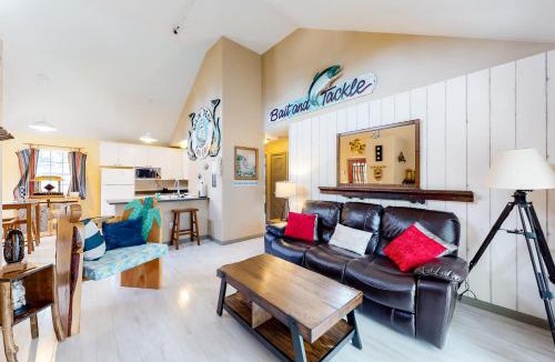 Pacific City House | Main Deck