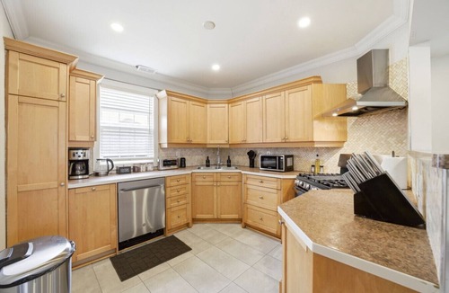 Pickering Apartment | Main Floor 2BR Retreat, 2 Parking, 1 Bath & Wi-Fi