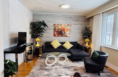 Woburn House | Main floor city living with nature+30 minutes from downtown