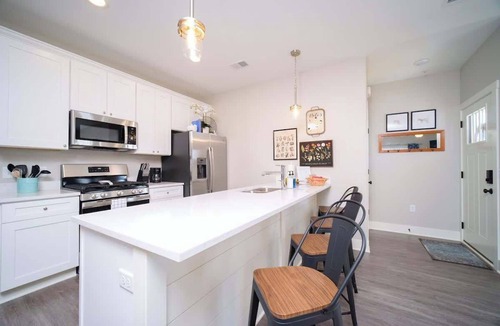 Bettendorf Condo | Main Floor Cozy 2 Bedroom Condo with a master suite in Bettendorf