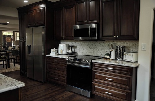 Airport Drive House | Main Getaway, Sleeps 19/15 bed!