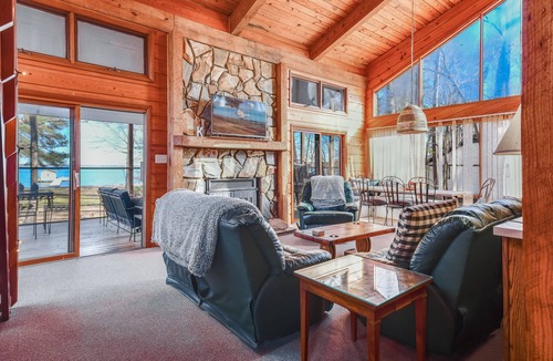 Macon House | Main Lake, Flat Yard, Hanging Bed, Dock, Kayak, Firepit, Screened Porch