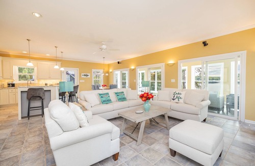 Morristown House | MAIN LAKE VIEWS - Fire Pit - Kayaks, SUPs - Pool Table - Bikes