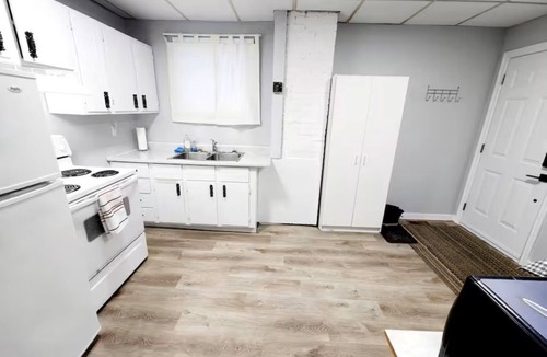 Sudbury Apartment | Main level Central 1 Bedroom apt w/self check in