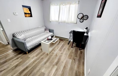 Sudbury Apartment | Main level Central 1 Bedroom apt w/self check in