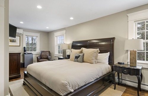 West Dover Hotel | Main Lodge - King - 2nd floor - Room 201n