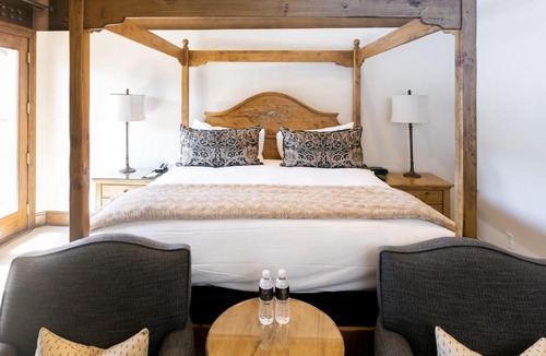 Deer Valley Hotel | Main Lodge Luxury King Room with Hot Tub
