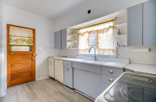 Westernport Apartment | Main St Apt w/Pool Table & Sauna in Westernport!