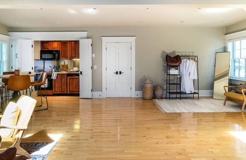 Lexington Apartment | Main St Lexington Modern Loft APT, walk to WLU VMI