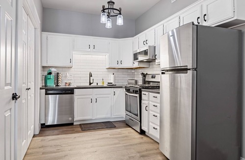 St. Charles Apartment | Main Street Balcony Apartment