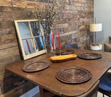 Millerton Apartment | Main Street cabin