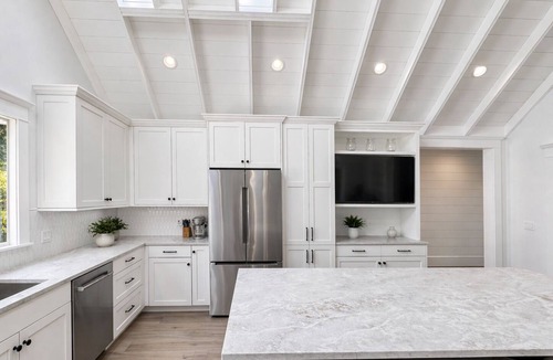 Harbor Springs House | Main Street Escape | Steps to Marina, Shops & Dining