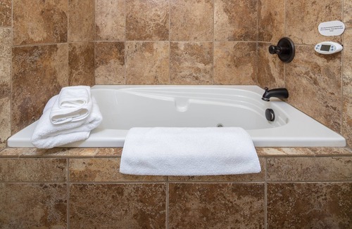 Lowell Hotel | Main Street Inn