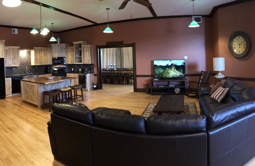 Viroqua Condo | Main Street Lodge
