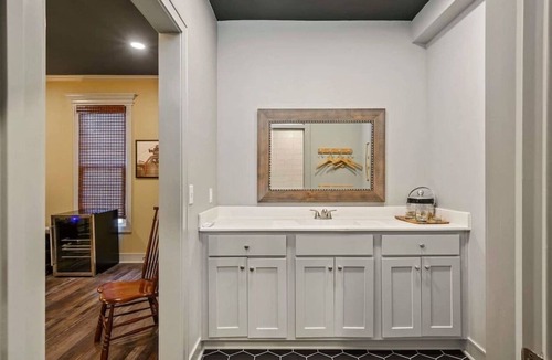 Parkville Apartment | Main Street Penthouse Walkable King Bed+Dining