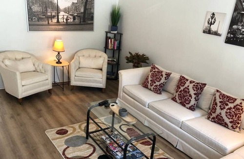 Royal Oak House | Main Street Ranch - Downtown RO