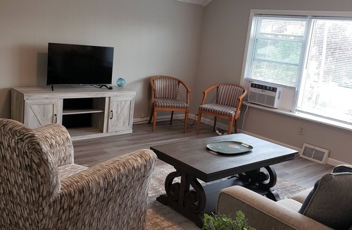 Sylvan Beach Apartment | Main Street Retreat