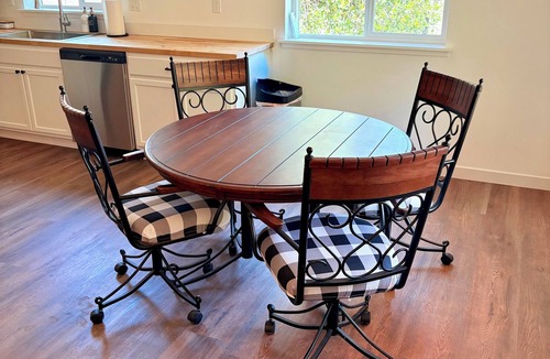 Riggins House | Main Street Retreat! Charming 3 Bedroom House in the heart of Riggins!