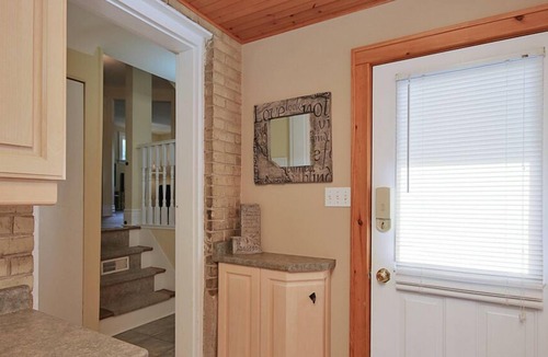 Bayfield Cottage | Main Street Retreat lovely heritage cottage steps from restaurants