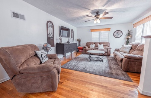 Lindsborg House | Main Street Stay