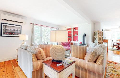 Tisbury Apartment | Main Street Upper