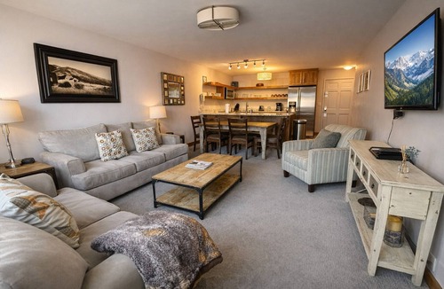 Downtown Park City Apartment | Main Street | Walk to Shopping | Private Balcony