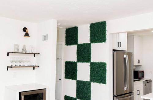 St. Petersburg House | MainCasa- Plunge Pool+Dog Run