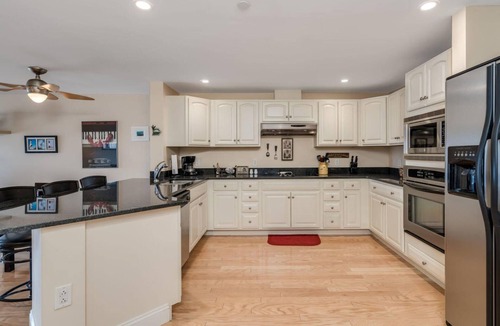 Old Orchard Beach Condo | Maine, Beachfront Condo!